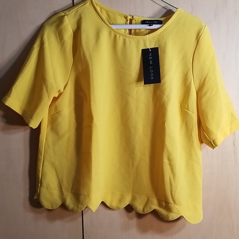 New Look Scalloped Hem Short Sleeve Top